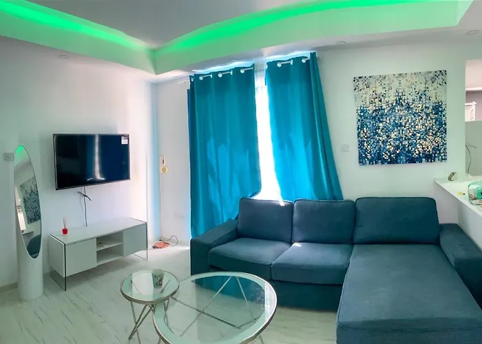 Beautiful 2bedroom With The Pool Διαμέρισμα